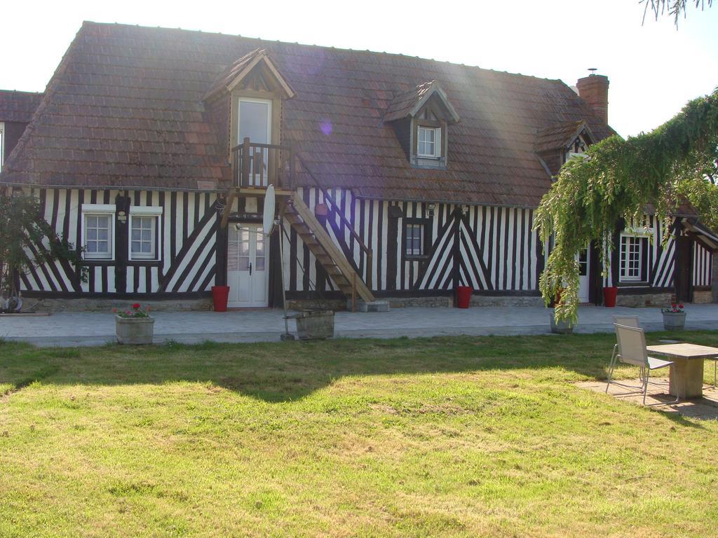 Le Vieux Castel Bed & Breakfast Goustranville ภายนอก รูปภาพ