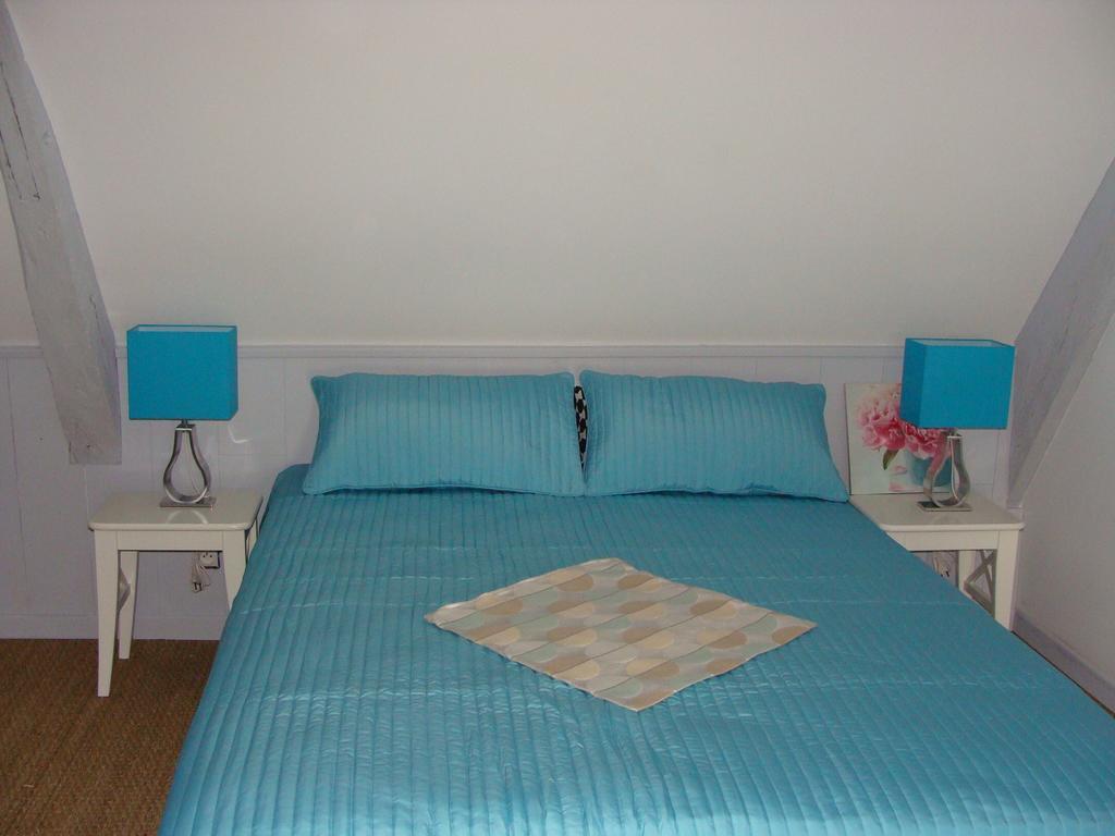 Le Vieux Castel Bed & Breakfast Goustranville ห้อง รูปภาพ