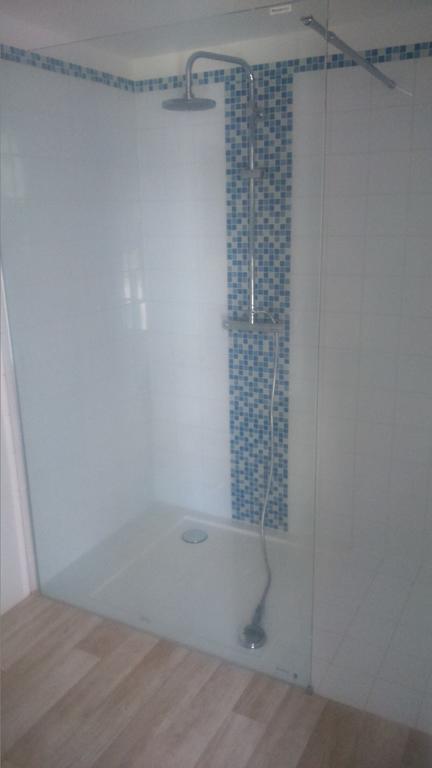 Le Vieux Castel Bed & Breakfast Goustranville ภายนอก รูปภาพ